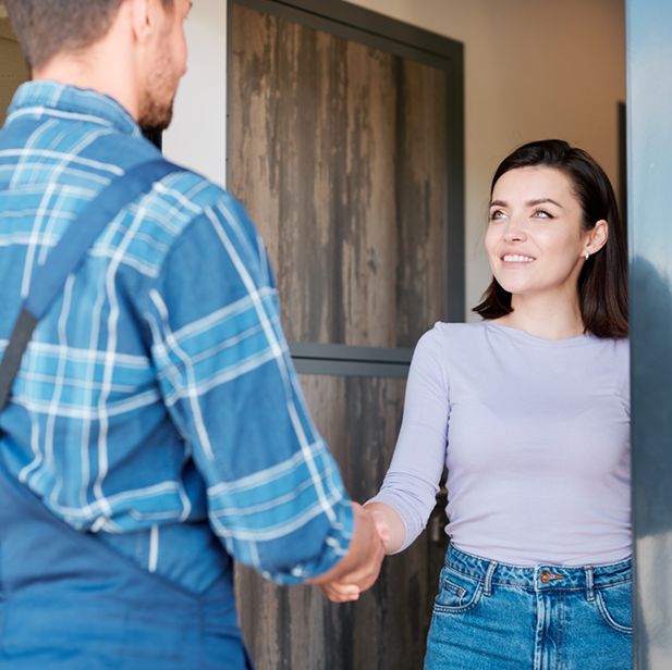 worker and client shaking hands